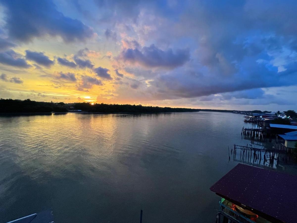 Hotel Le-Shore Kuala Selangor Esterno foto